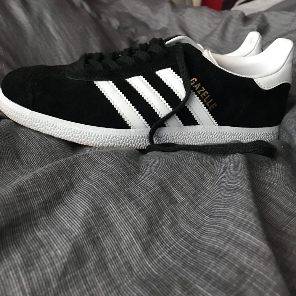 Adidas Gazelle women’s shoe size 6